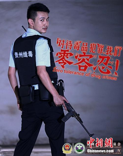 不动产证后面是否有盖章